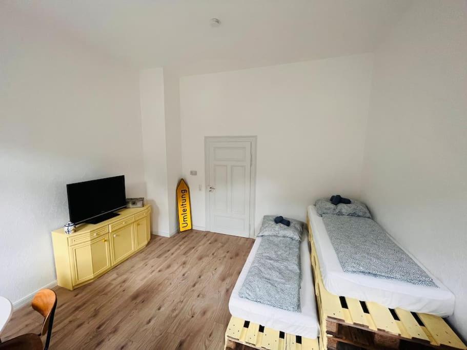Kuenstlerisches Apartment Karlsruhe Exteriör bild